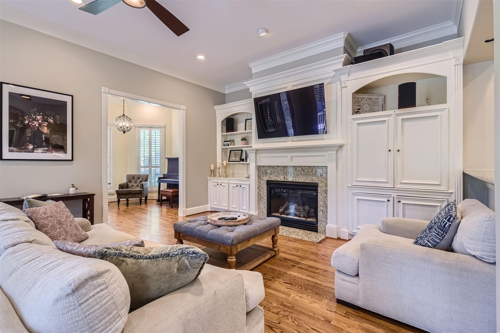 2390 W 8th St - Photo 9
