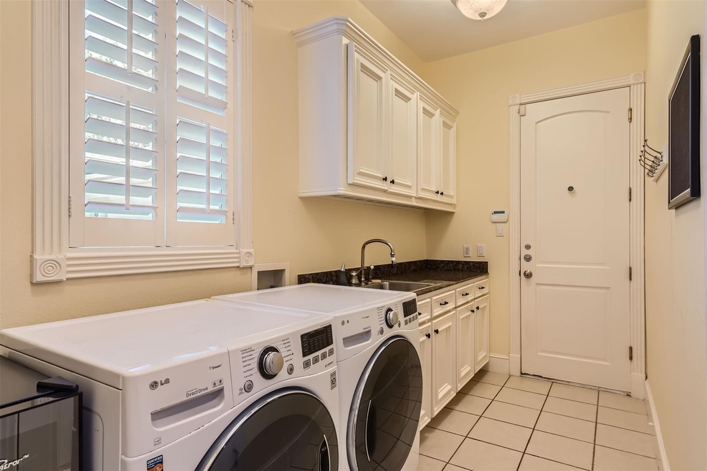 2390 W 8th St - Photo 27