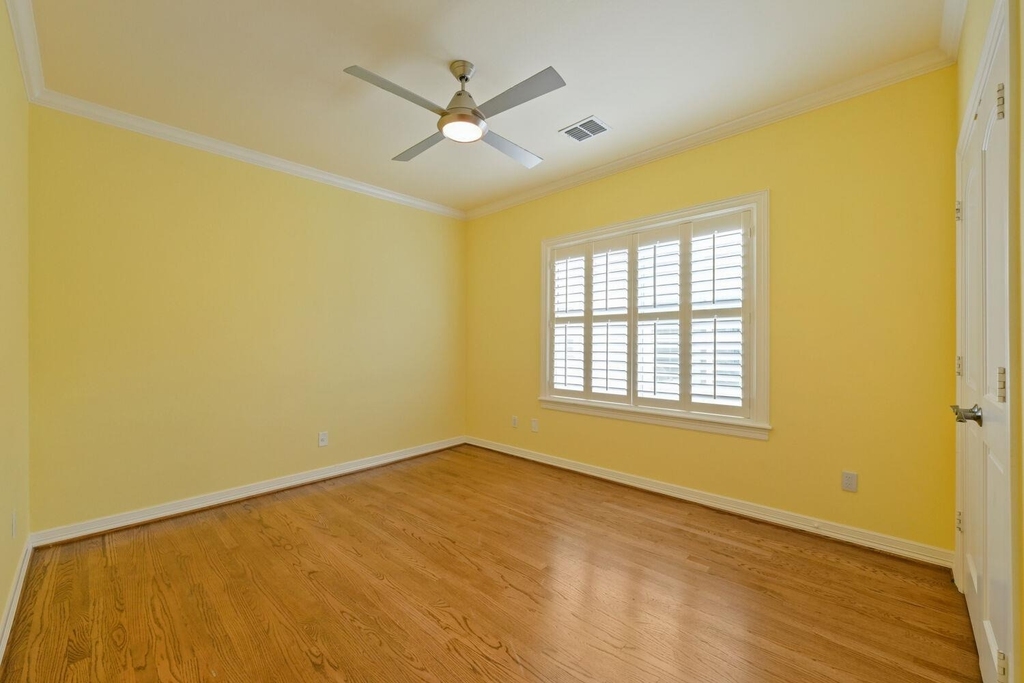 2390 W 8th St - Photo 24