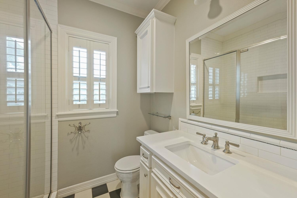 2390 W 8th St - Photo 22