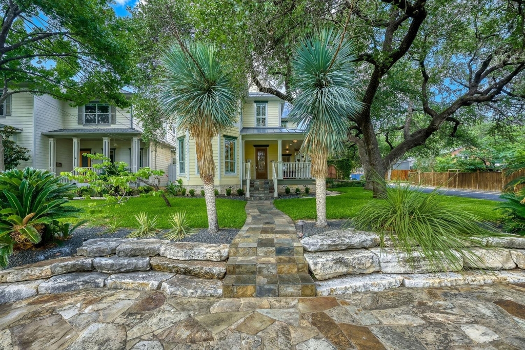 2390 W 8th St - Photo 2