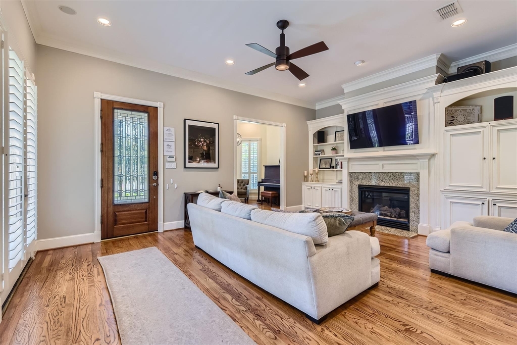 2390 W 8th St - Photo 8