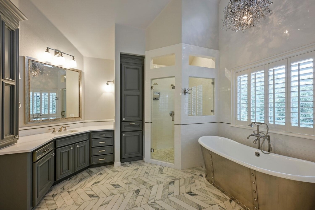 2390 W 8th St - Photo 21
