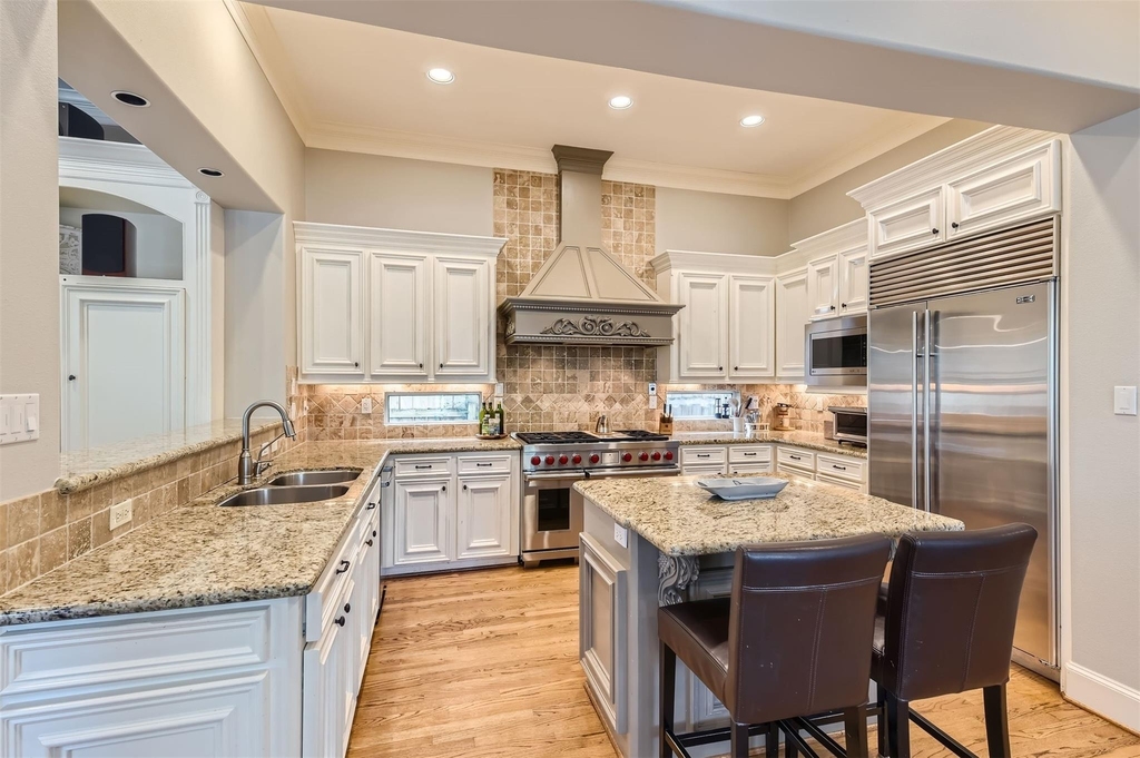 2390 W 8th St - Photo 14