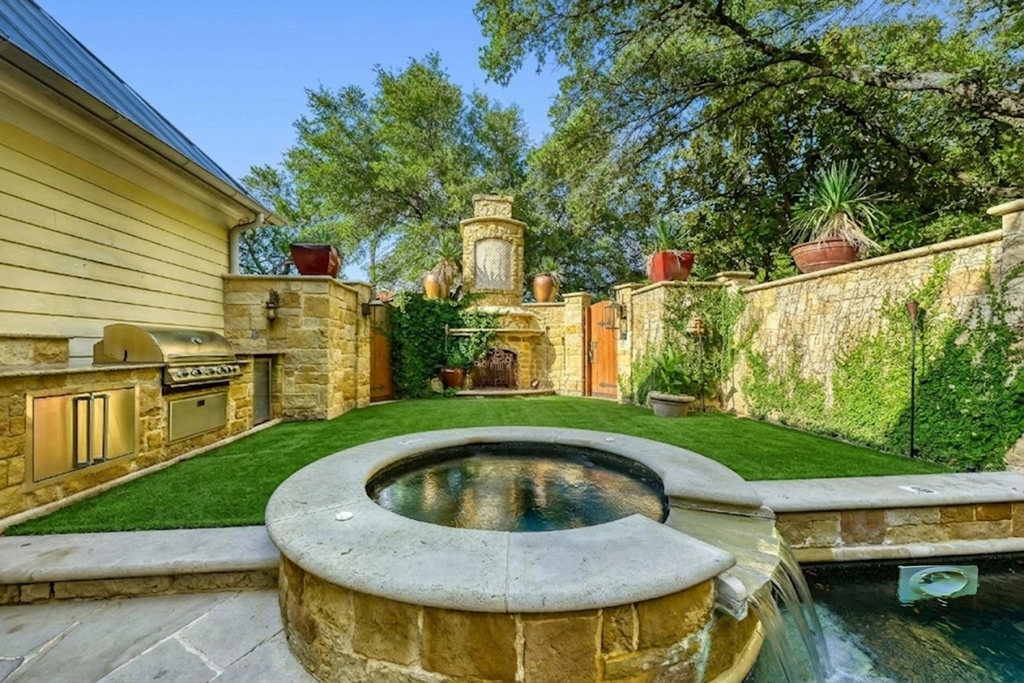 2390 W 8th St - Photo 27