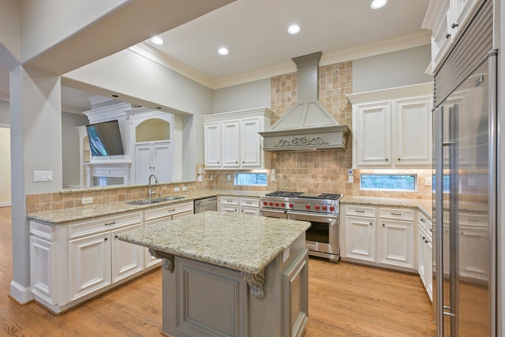 2390 W 8th St - Photo 11