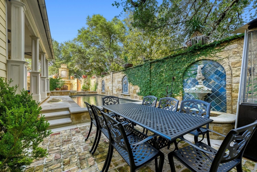 2390 W 8th St - Photo 25