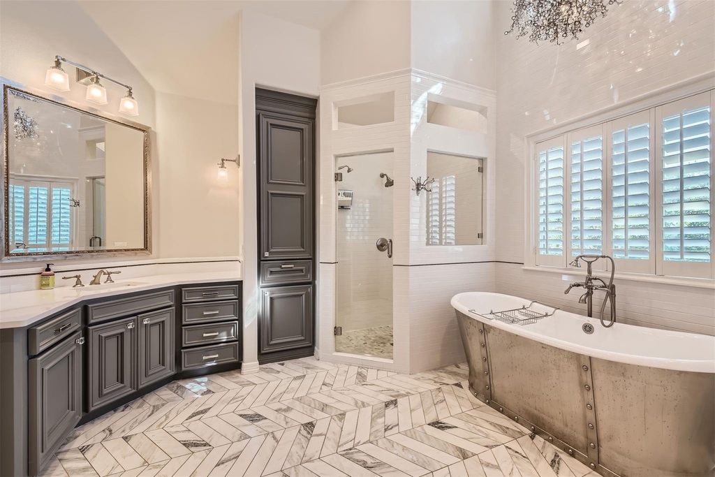 2390 W 8th St - Photo 23