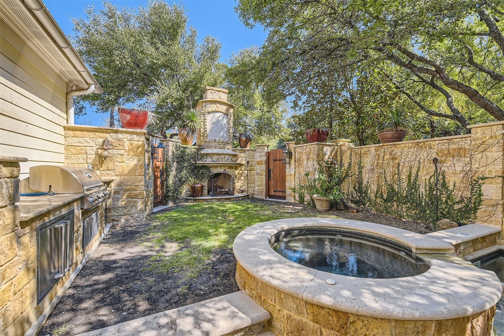 2390 W 8th St - Photo 33