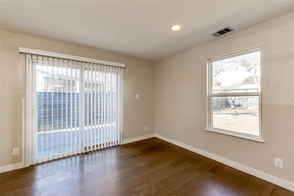 4702 Bandera Rd - Photo 3