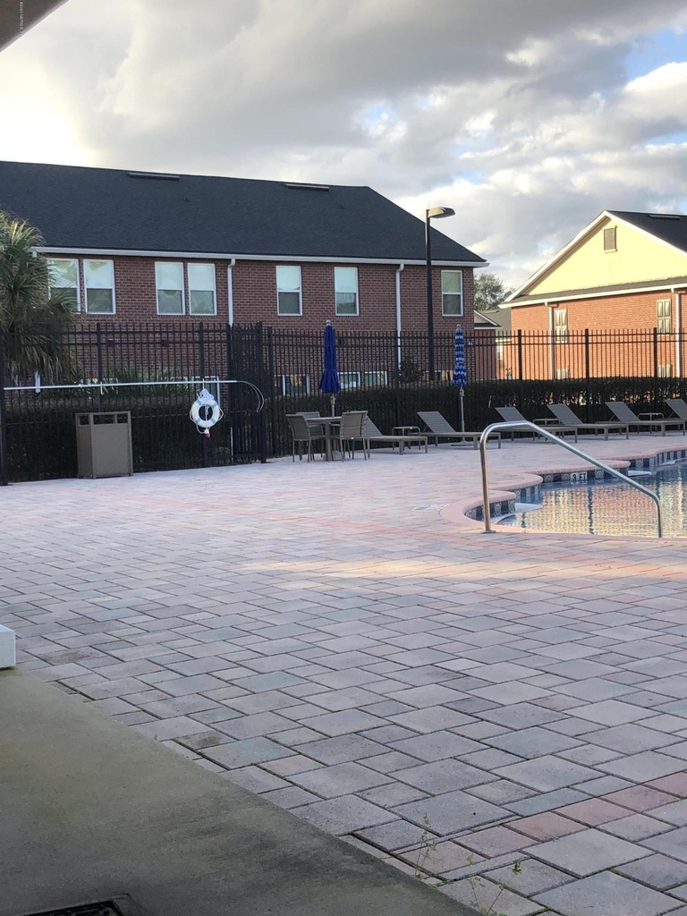 1521 Fieldview Drive - Photo 5