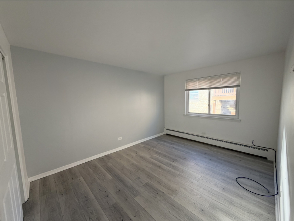 2033 W 111th Street - Photo 3