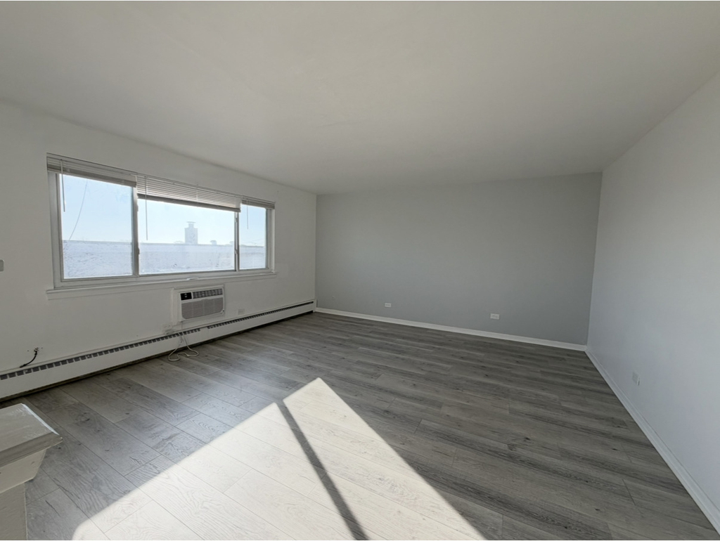 2033 W 111th Street - Photo 1