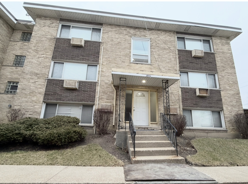 2033 W 111th Street - Photo 0