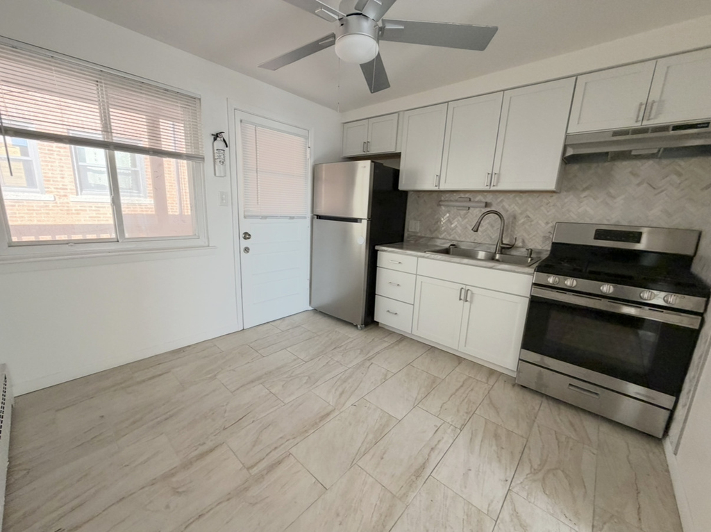 2033 W 111th Street - Photo 5