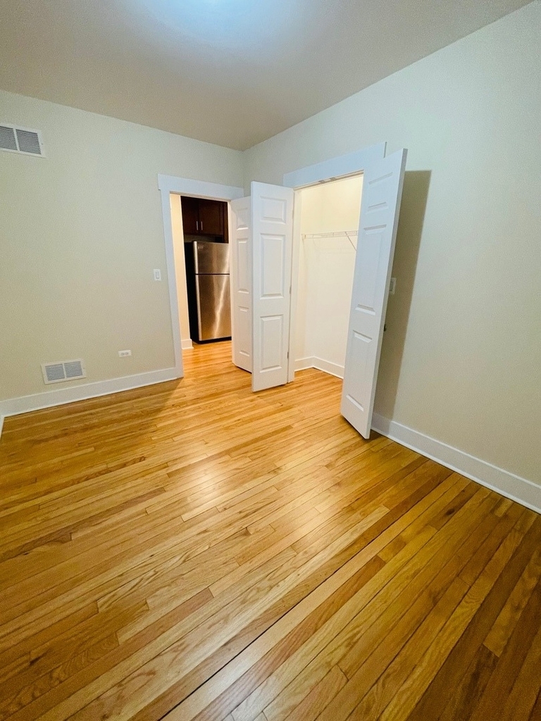 7408 N Hoyne Avenue - Photo 13