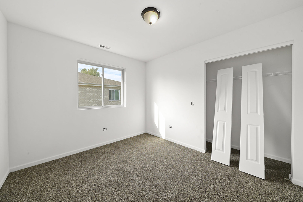 13906 Central Park Avenue - Photo 11