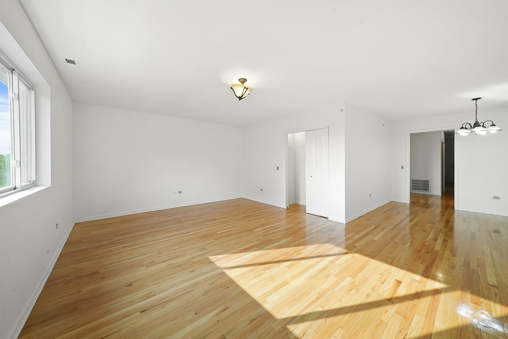 13906 Central Park Avenue - Photo 1