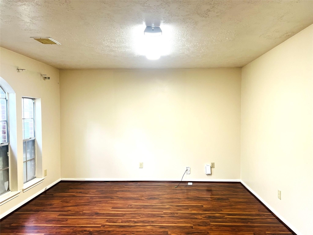 8239 Squires Place Drive - Photo 3