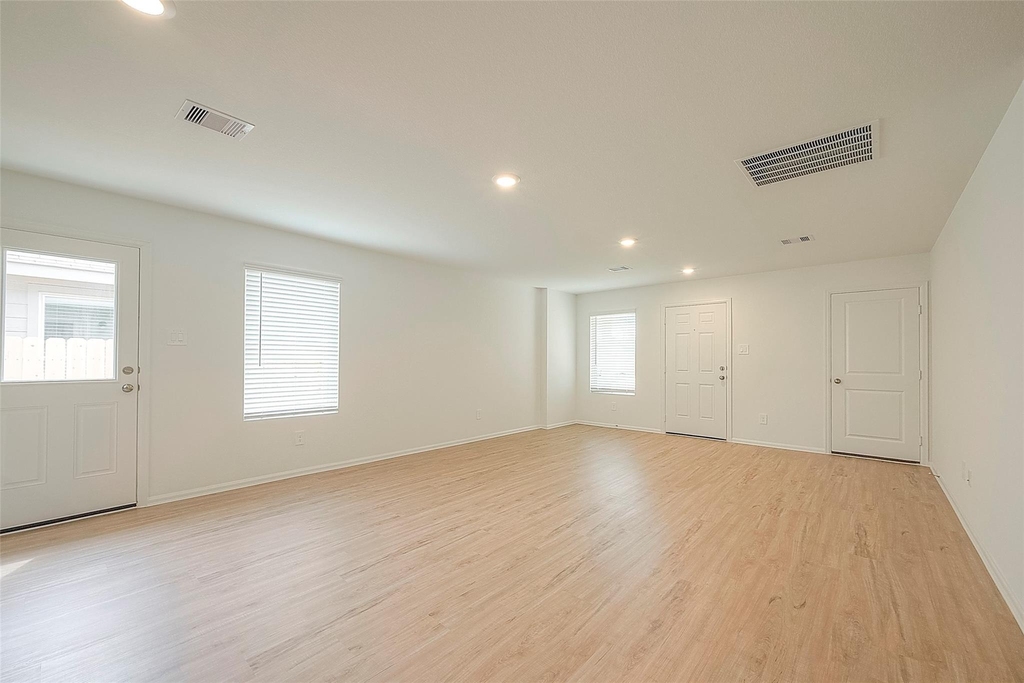 1491 Las Cuevas Drive - Photo 5