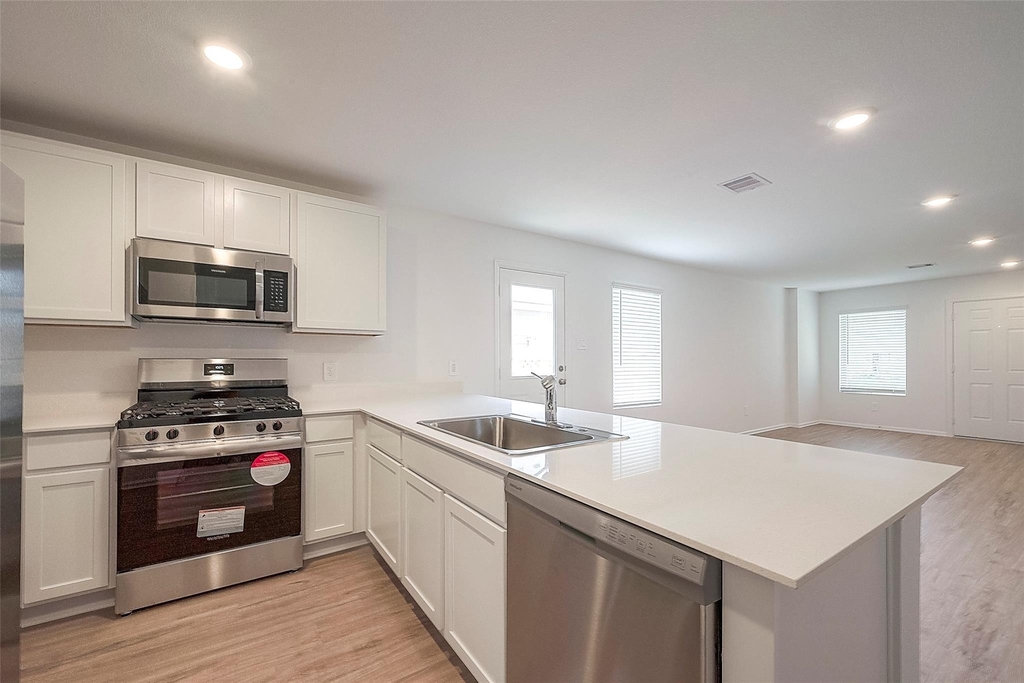 1491 Las Cuevas Drive - Photo 15