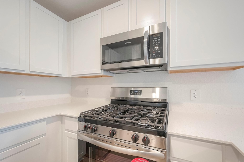 1491 Las Cuevas Drive - Photo 12