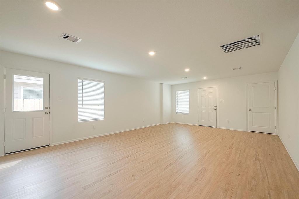 1491 Las Cuevas Drive - Photo 6