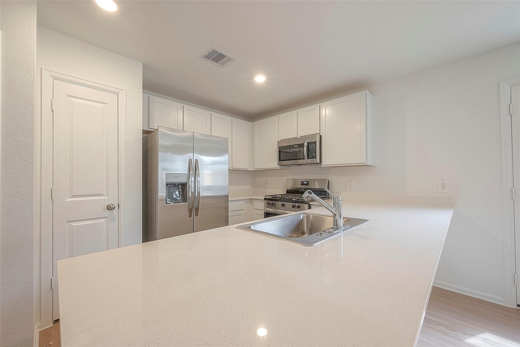 1491 Las Cuevas Drive - Photo 11