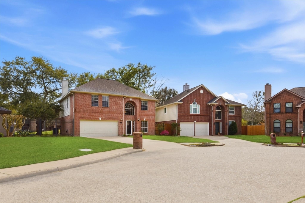 3327 Shady Glen Lane - Photo 1