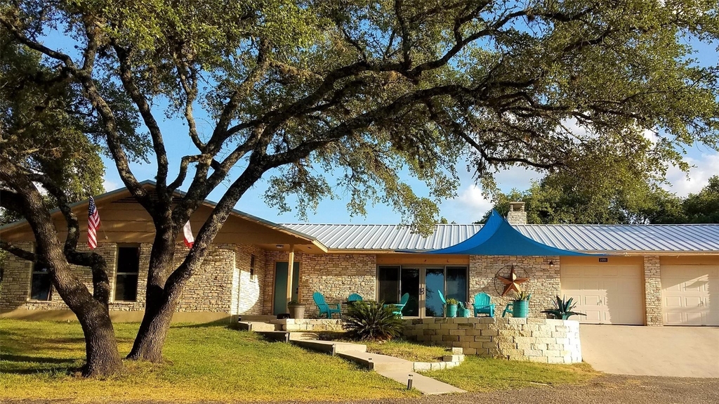 2055 Island View - Photo 0