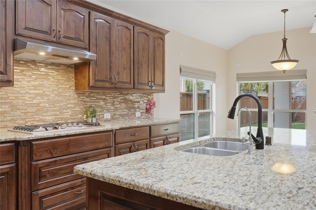 17614 Melmore Drive - Photo 11