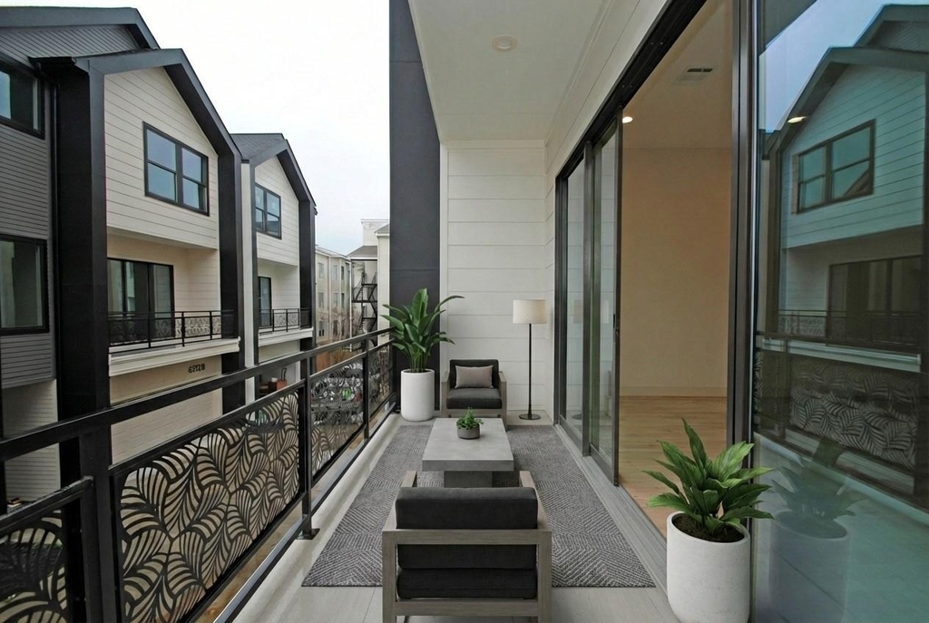 6310 Illinois Street - Photo 11