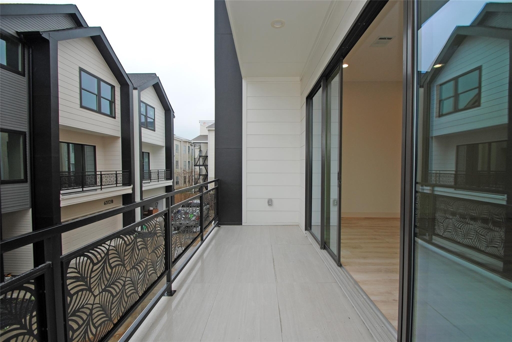 6310 Illinois Street - Photo 10