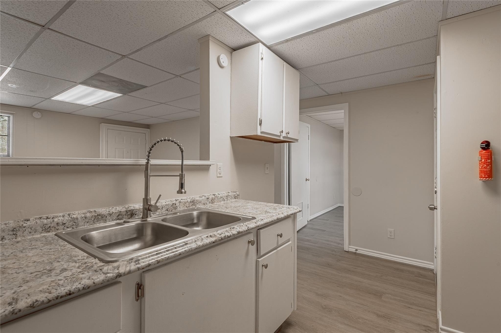 626 University Avenue - Photo 6