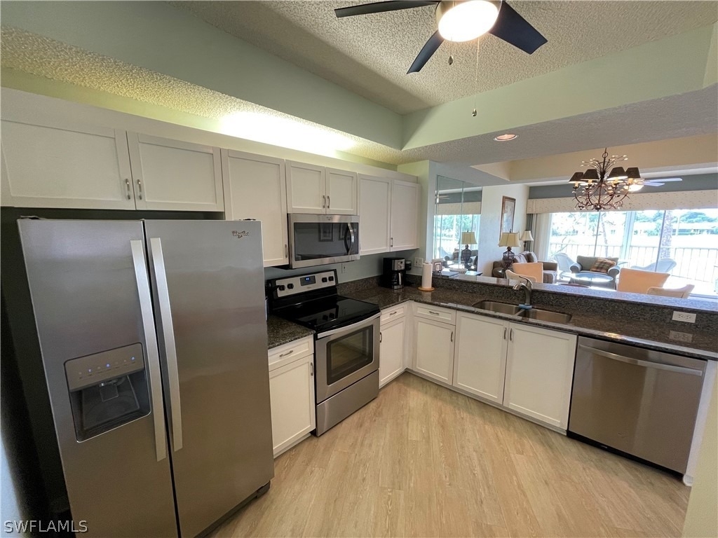 1070 Woodshire Lane - Photo 5