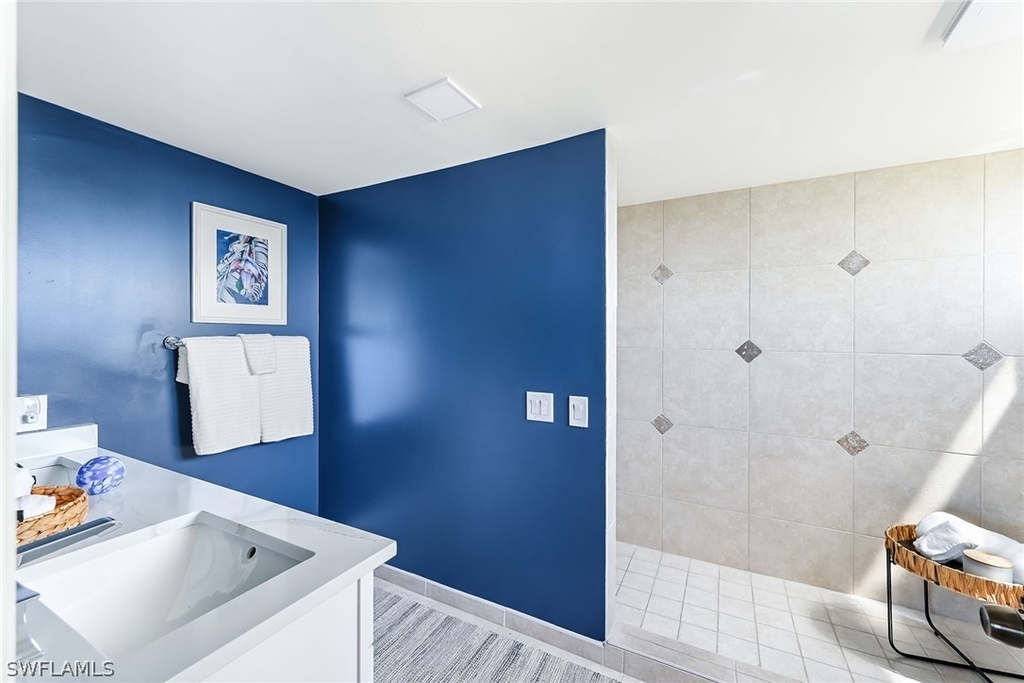 6075 Pelican Bay Boulevard - Photo 18