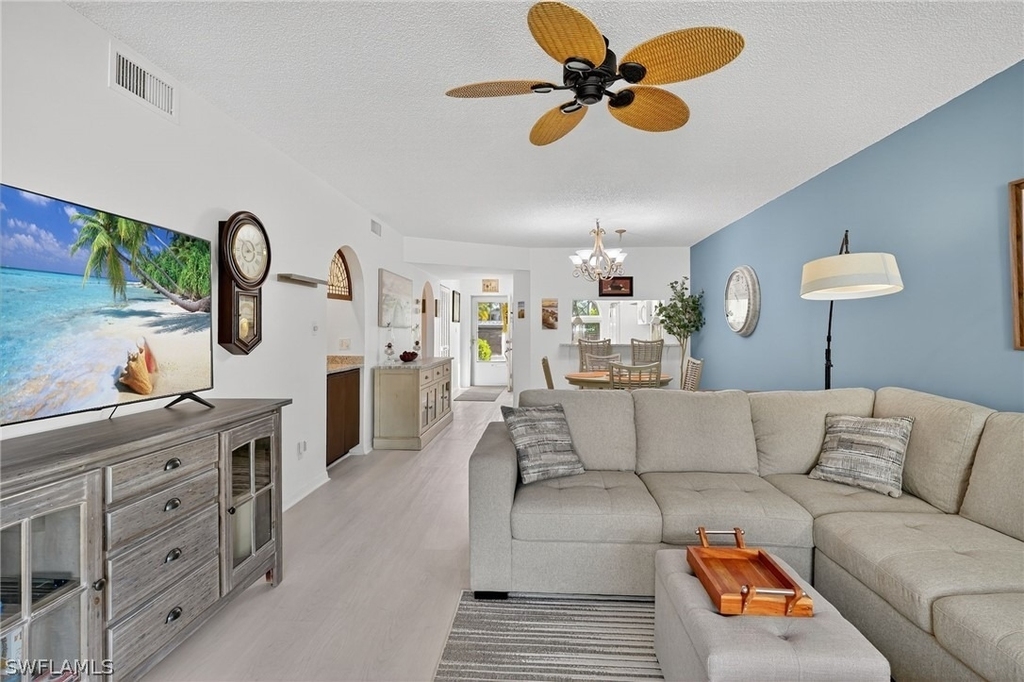 705 Augusta Boulevard - Photo 0