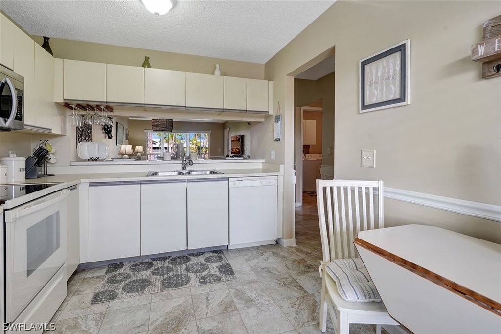 3062 Sandpiper Bay Circle - Photo 10