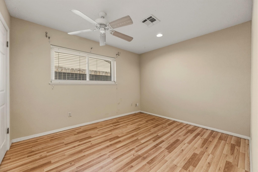 5211 Court Road - Photo 14