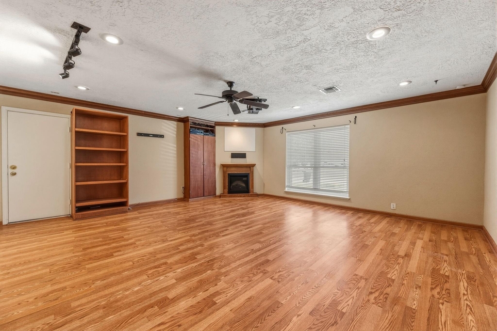 5211 Court Road - Photo 9