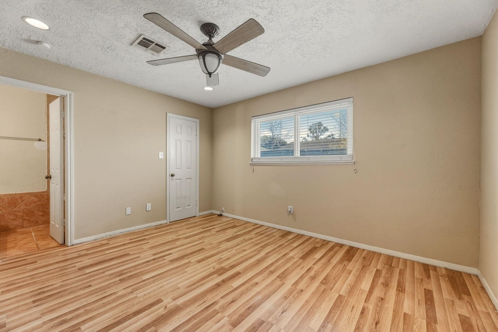 5211 Court Road - Photo 21