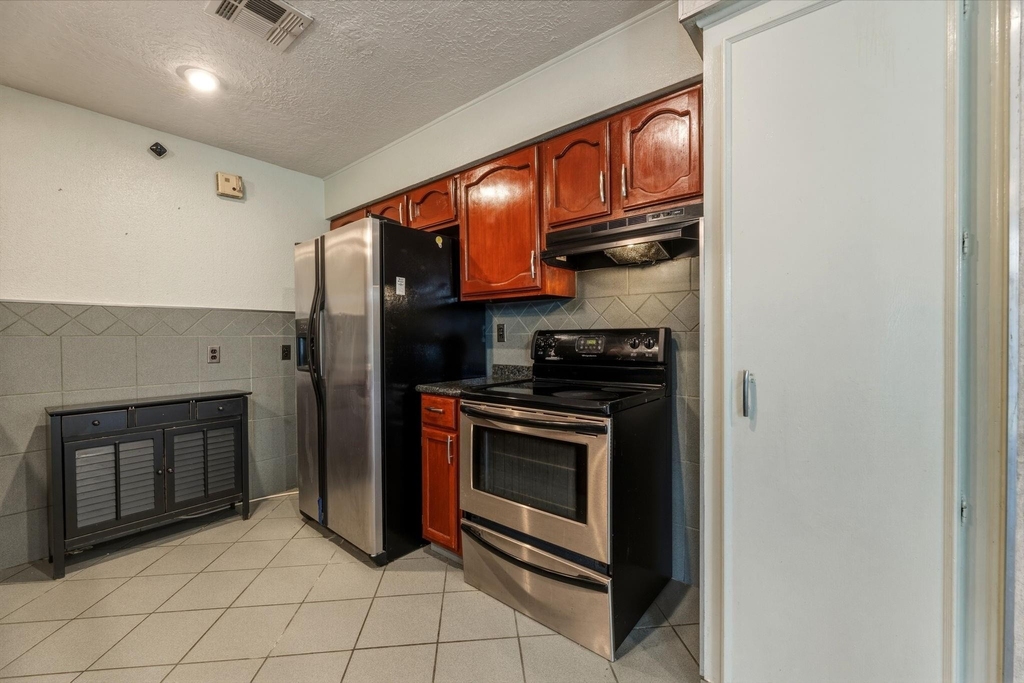 5211 Court Road - Photo 6