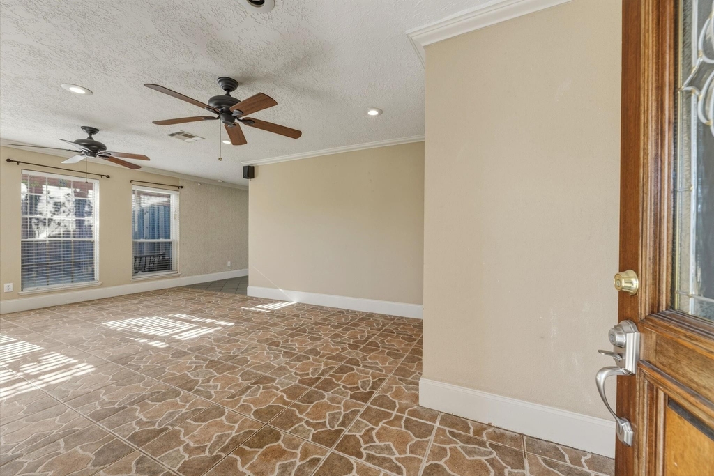5211 Court Road - Photo 0
