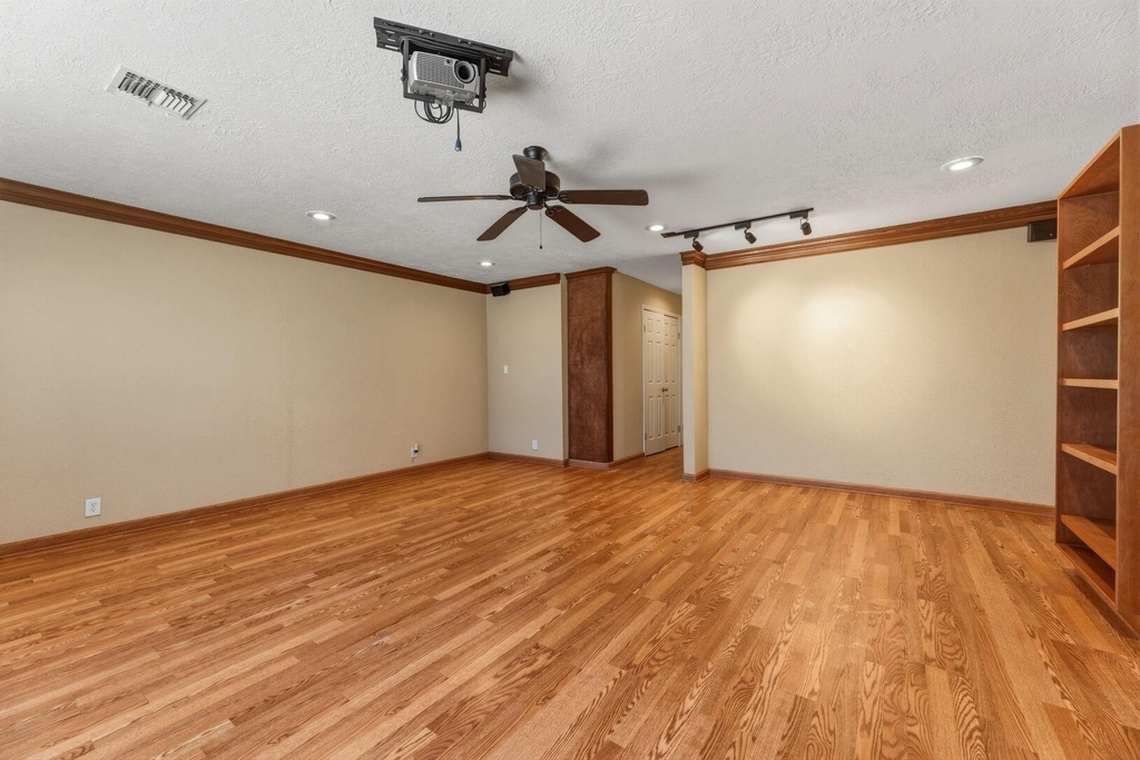 5211 Court Road - Photo 11
