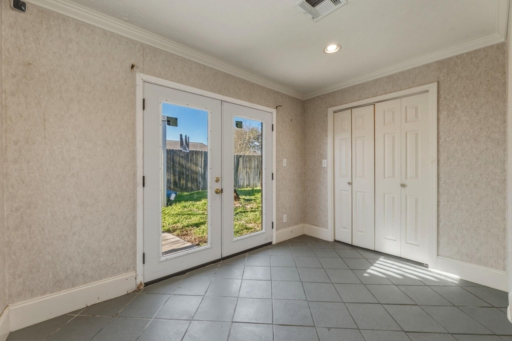 5211 Court Road - Photo 3