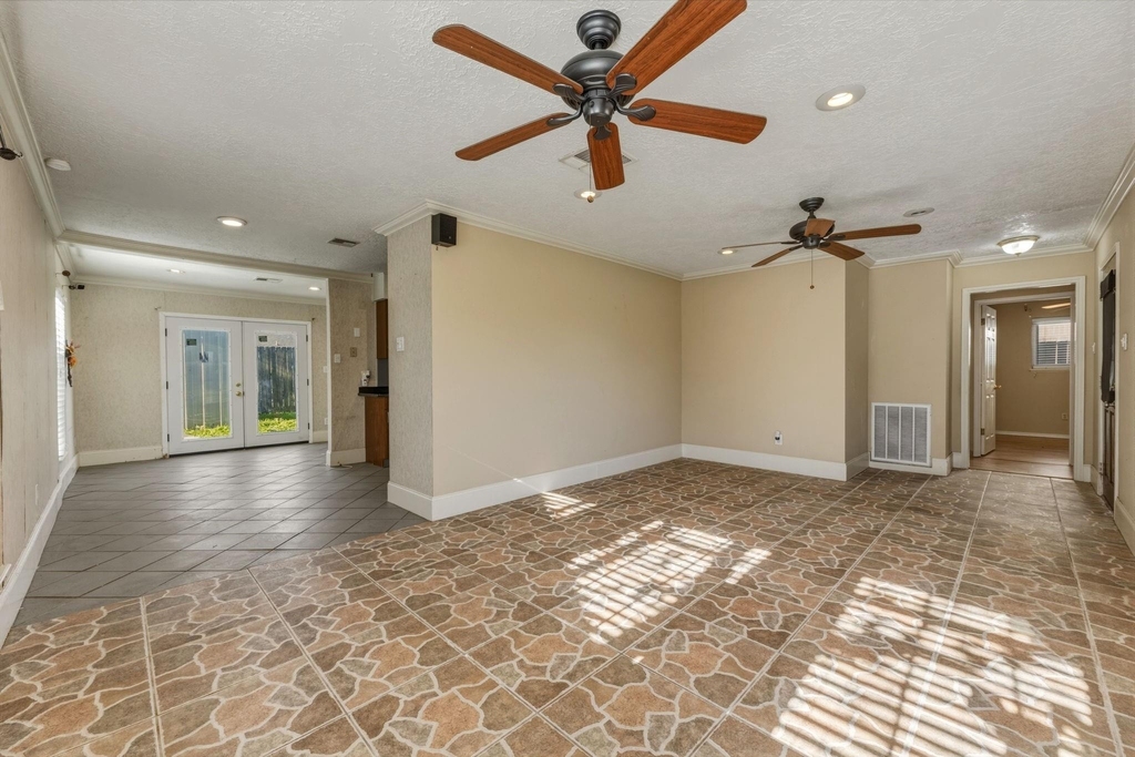 5211 Court Road - Photo 1