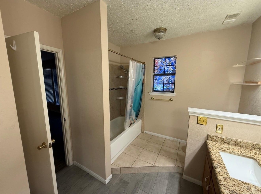 2610 Encina Dr - Photo 3