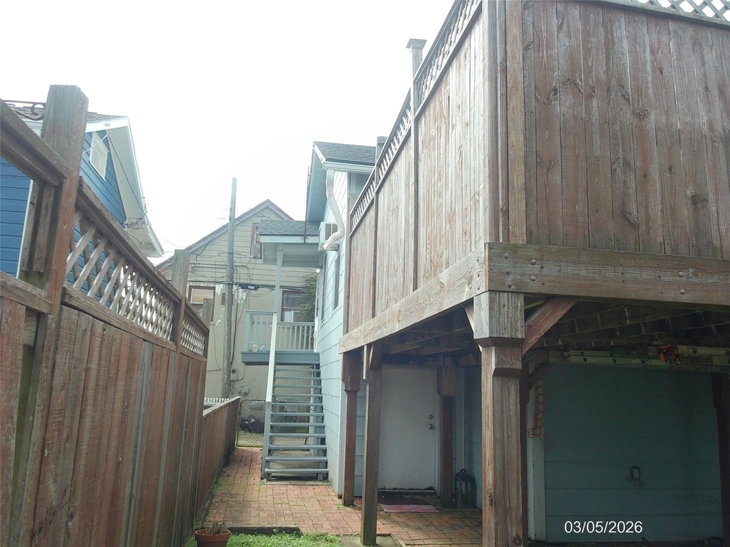 4619 Avenue S Alley S - Photo 0