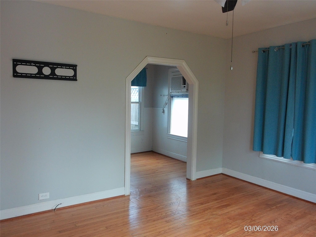 4619 Avenue S Alley S - Photo 3