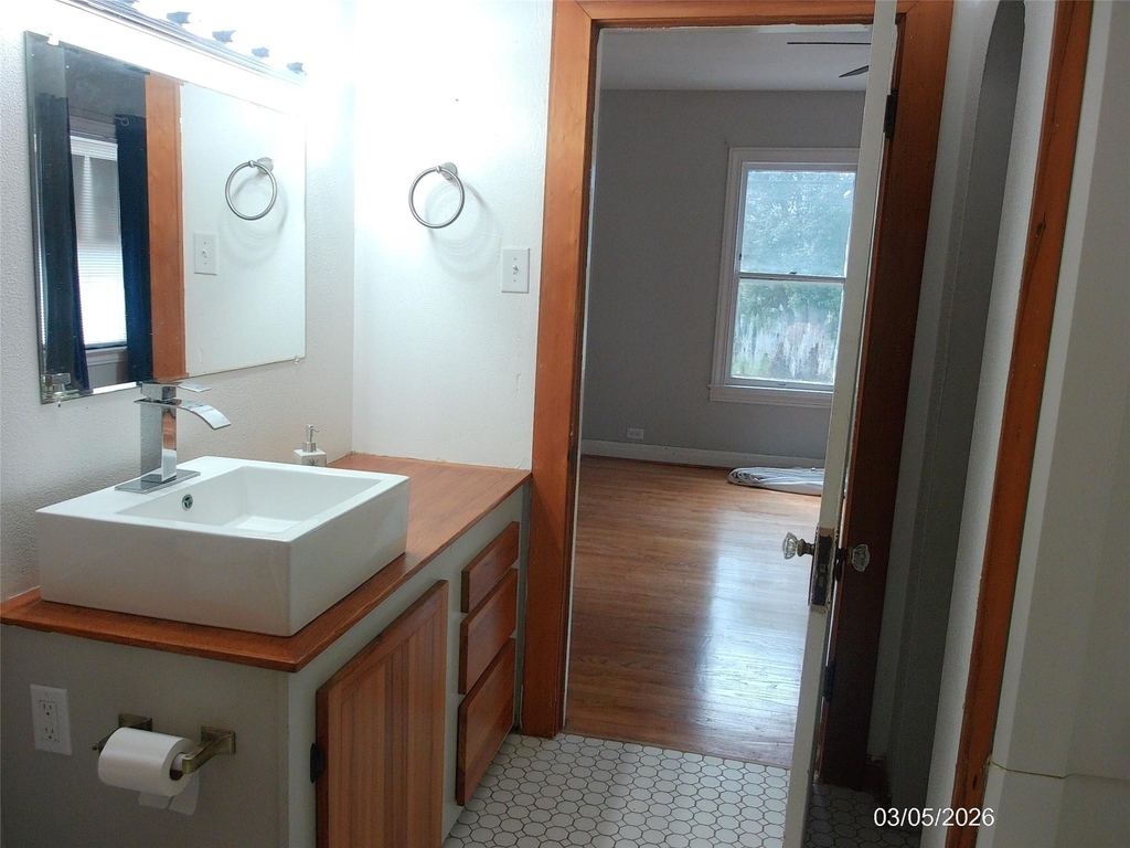 4619 Avenue S Alley S - Photo 8